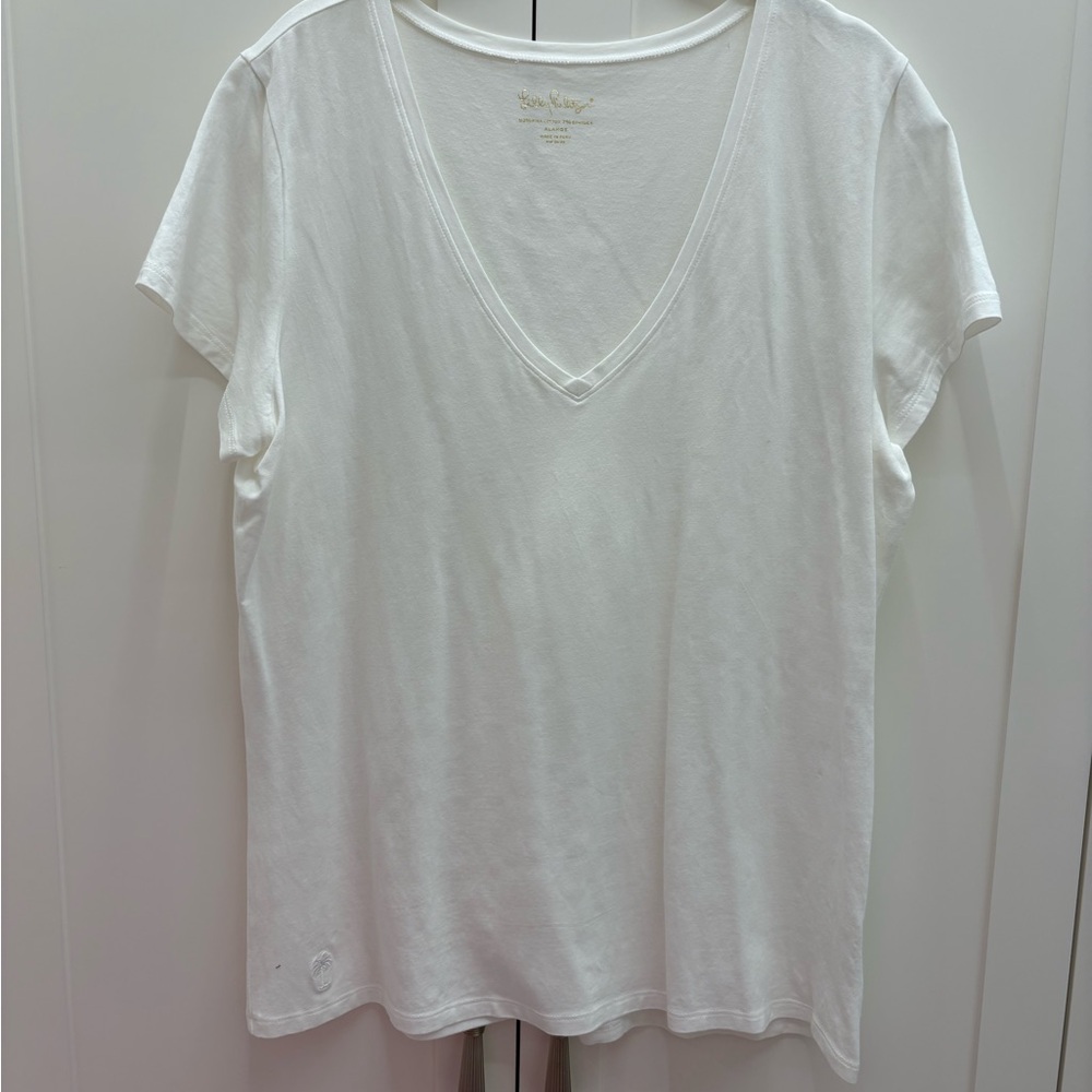 Lilly Pulitzer White V-Neck Short Sleeve Tee